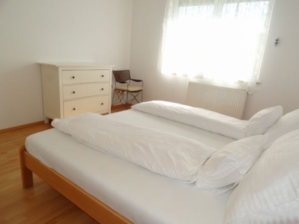 Room 1 with king size bed